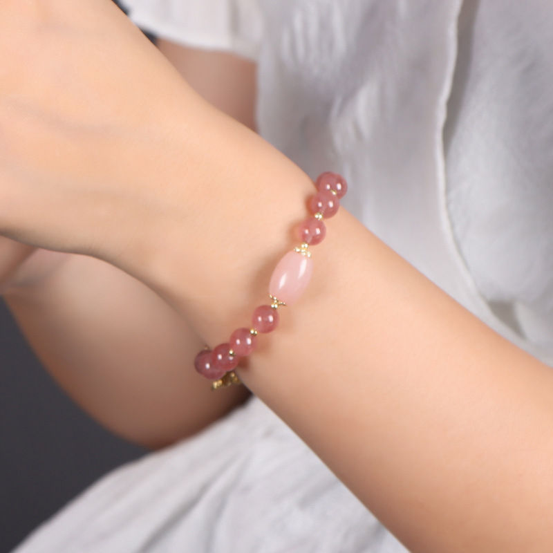 Pulsera de cristal de fresa natural con colgante de cola de sirena. Mamás-Niñas.