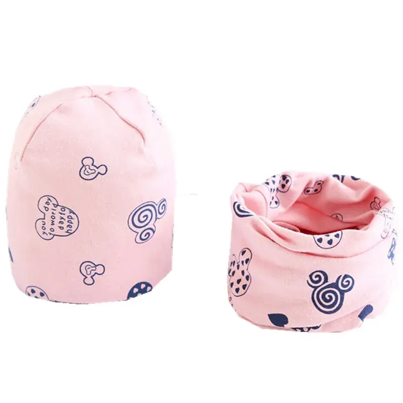 Thumbnail: Conjunto de gorro y bufanda de algodón  con lindos motivos animales. Niñas