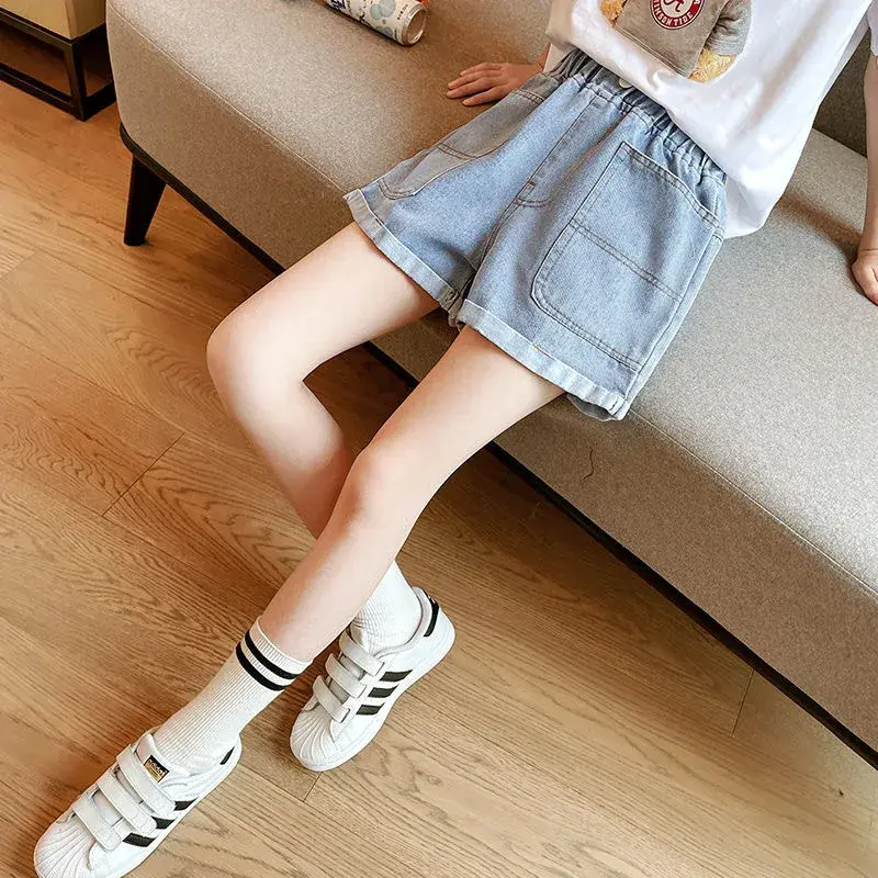 Pikkukuva: YiYePianZhou Pantalones denim con lindos bordados para niñas.4-6 años.