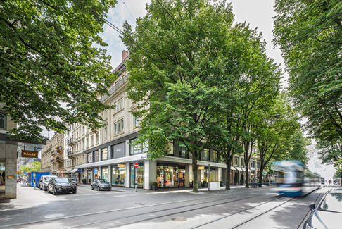 professionelle Architekturfotografie für moderne Bürogebäude und Gewerbeimmobilien, zeitgenössische Architektur hochwertig visualisieren, stilvolle Fassadenfotografie für Unternehmenspräsentationen, exklusive Hochhausaufnahmen für Investoren und Bauherren