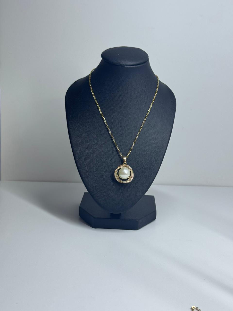 Thumbnail: Pearl Pendant necklace