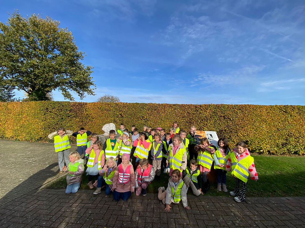 K3 & L1 Bezoek kerkhof