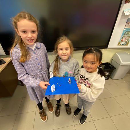 L1 Spelen met het speelgoed van Sinterklaas 😍