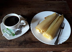 cafe-colombiano-con-humitas.jpg