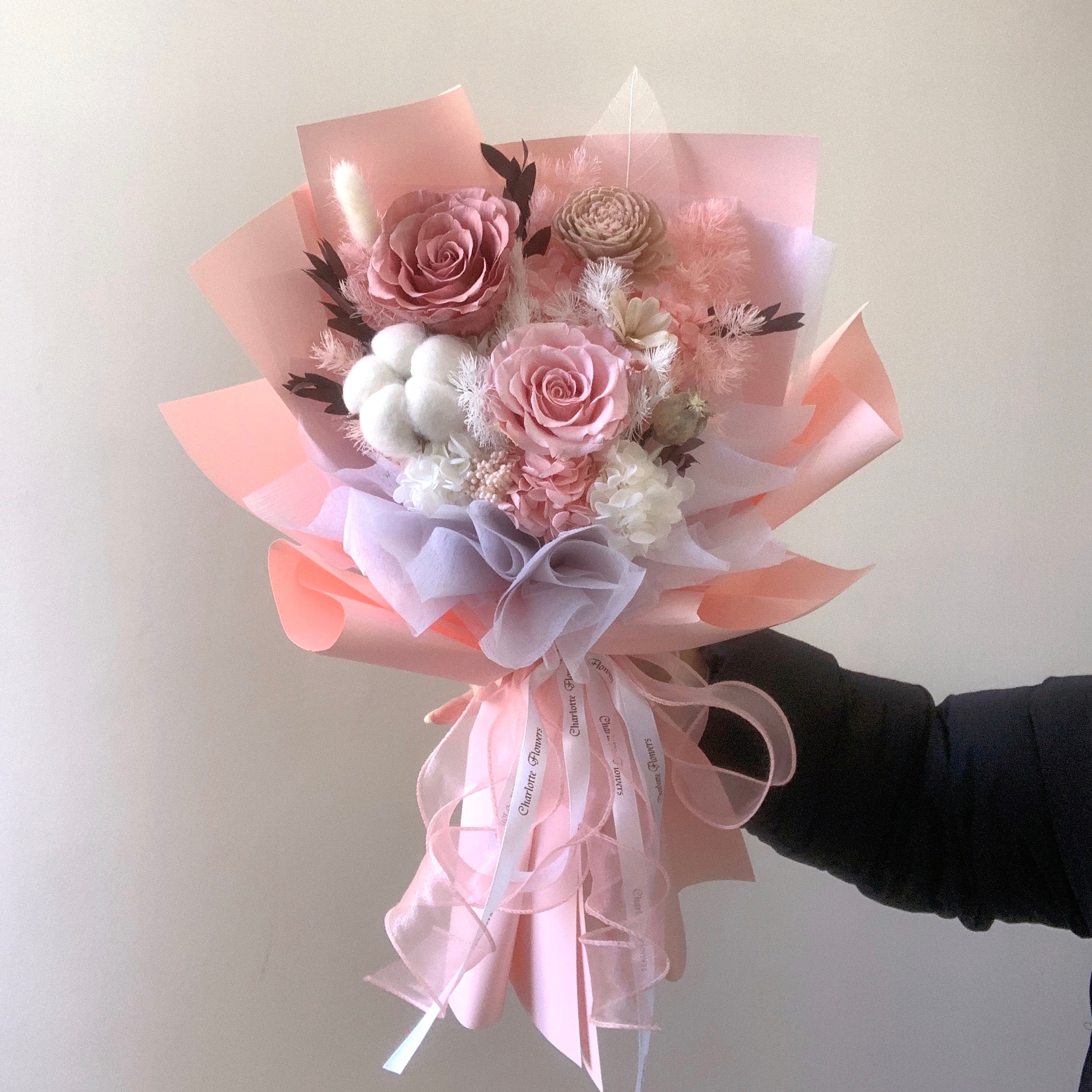 粉色雙色玫瑰花束