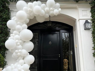 Wedding Balloon Decor: To Balloon, or Not to Balloon? There is no question.