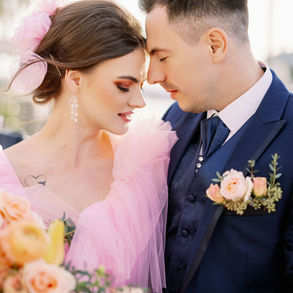 Bespoke custom designed dresses that are a dream come true. Designed and tailored by the talented Olesia, founder of Malkovich.