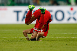 La Cirugía es una opción para Marco Fabián.