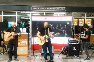 San Pascualito Rey en el metro de la Ciudad de México