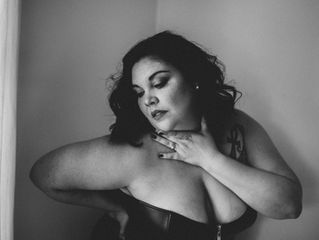 An Uplifting Boudoir Session