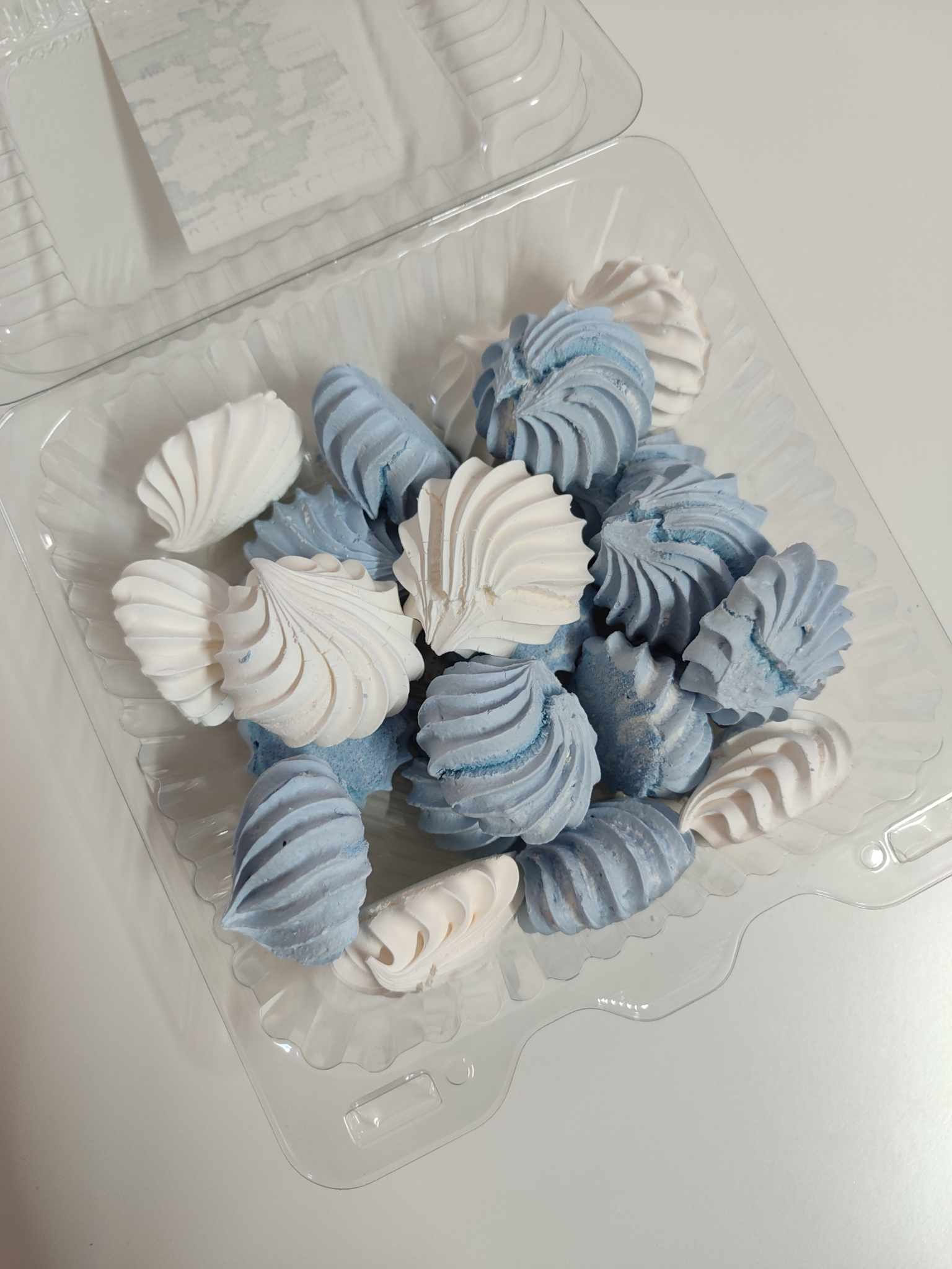 Snehové pusinky biele a modré 100g