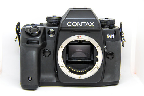 フィルムカメラ CONTAX N1/Vario-Sonnar 24-85mm F3.5-4.5 Contax N1 Camera with Carl Zeiss 24-85mm f3.5-4.5 Lens | Blue Moon