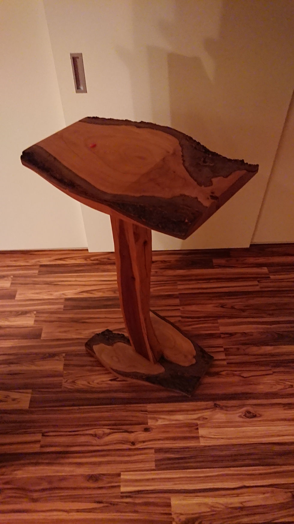 Beistelltisch_Wildkirsche_Zwetschge (1)