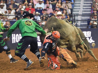Saturday night showdown: Day 1 of the PBR/Camping World Team Series as the Gas South District does not dissapoint