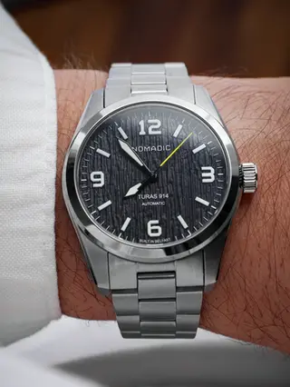 Nomadic - Turas 914 - Black Dial | Minutes+Hours