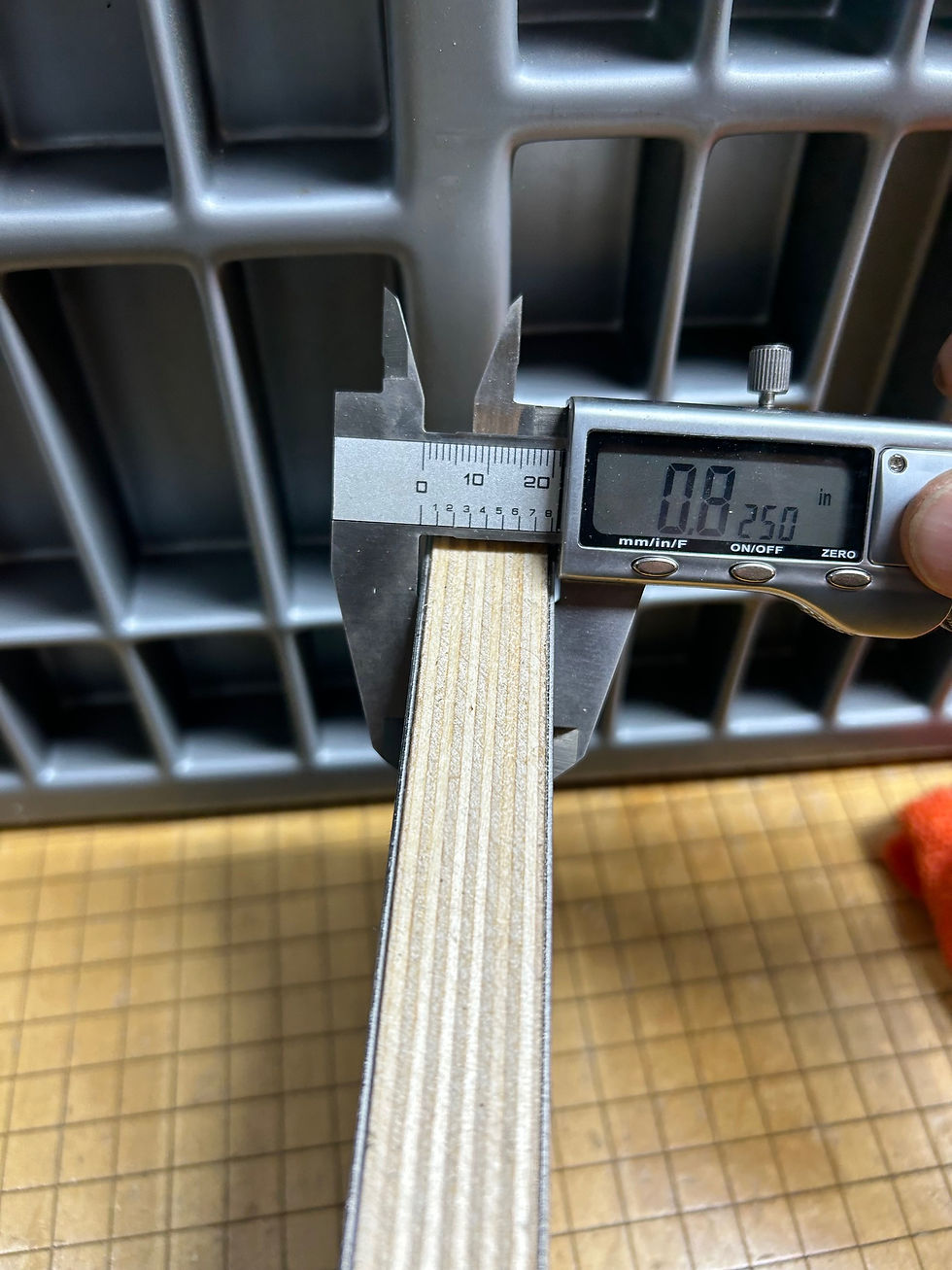 Thumbnail: 9 1/8" x 5 5/8" plate base