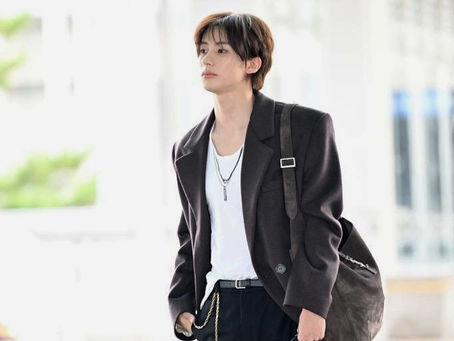 ROSÉ - ANTON - JUN JI HYUN เดินทางไปร่วมชมแฟชั่นโชว์ Saint Laurent Women’s Summer 2027 ณ กรุงปารีส ประเทศฝรั่งเศส