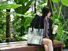 เมื่อถุงน้ำยาล้างไตใช้แล้ว กลายเป็นแฟชั่นไอเทม: เบื้องหลังโครงการความร่วมมือระหว่าง แวนทีฟ และมหาวิทยาลัยเกษตรศาสตร์ ที่มอบชีวิตใหม่ให้วัสดุเหลือใช้