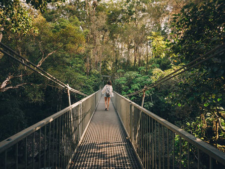 รายงานด้านการเดินทางอย่างยั่งยืนปี 2568 จาก Booking.com ที่เผยถึงความคิดเห็นของผู้คนในท้องถิ่น