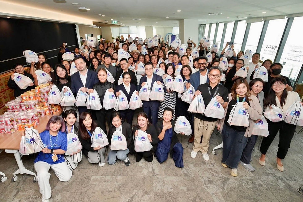 กรุงไทย-แอกซ่า ประกันชีวิต รวมพลังจิตอาสาร่วมบรรจุถุงยังชีพ 2,000 ถุง เพื่อส่งมอบช่วยเหลือผู้ประสบภัยน้ำท่วมในภาคใต้