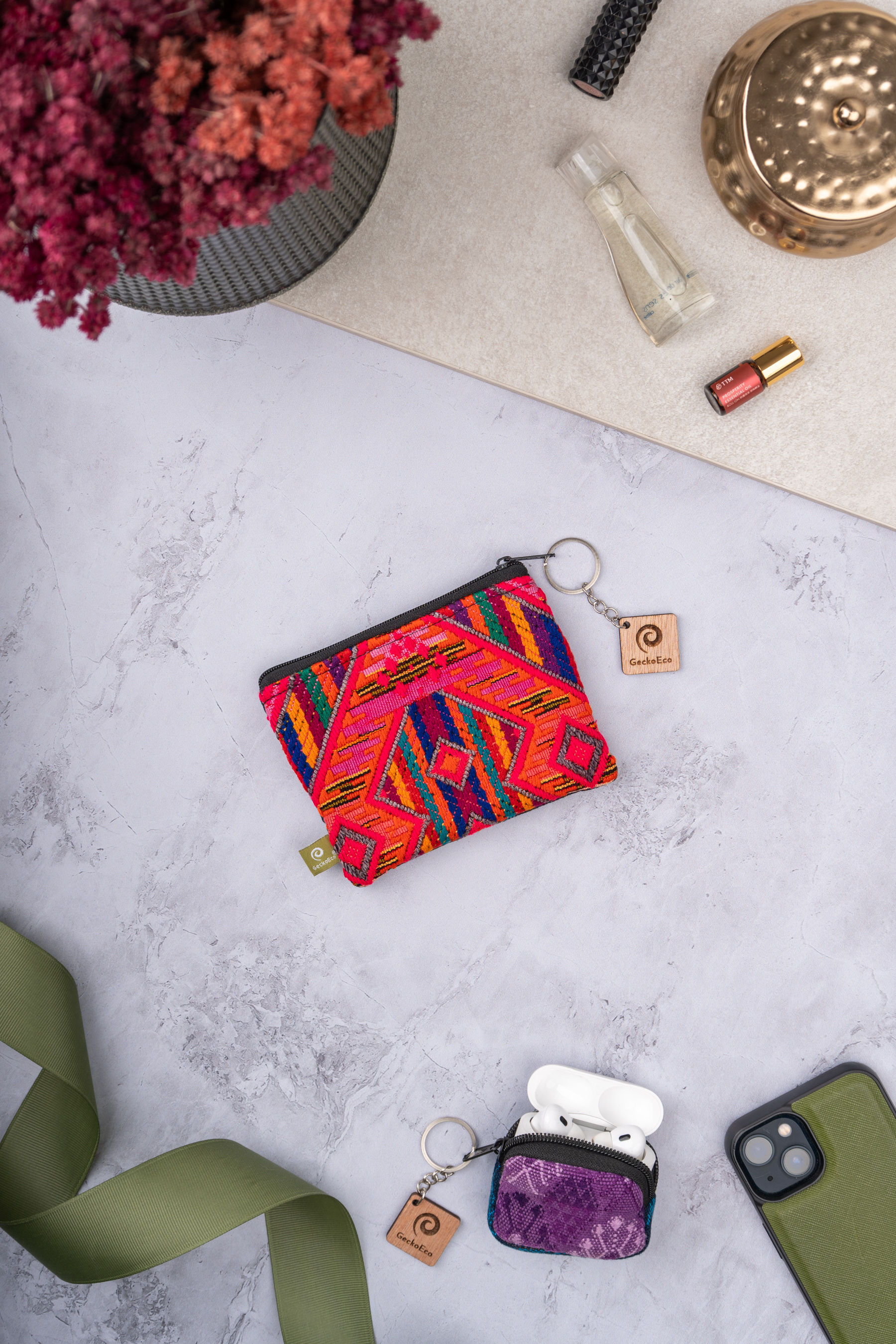 Estuche Pequeño (S) con Huipil -  Tono Magenta/Salmón/Multicolor