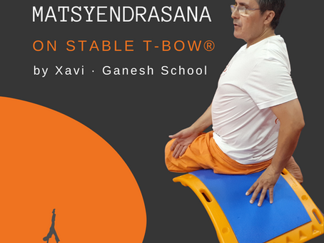 Matsyendrasana en el T-BOW® en posición Estable