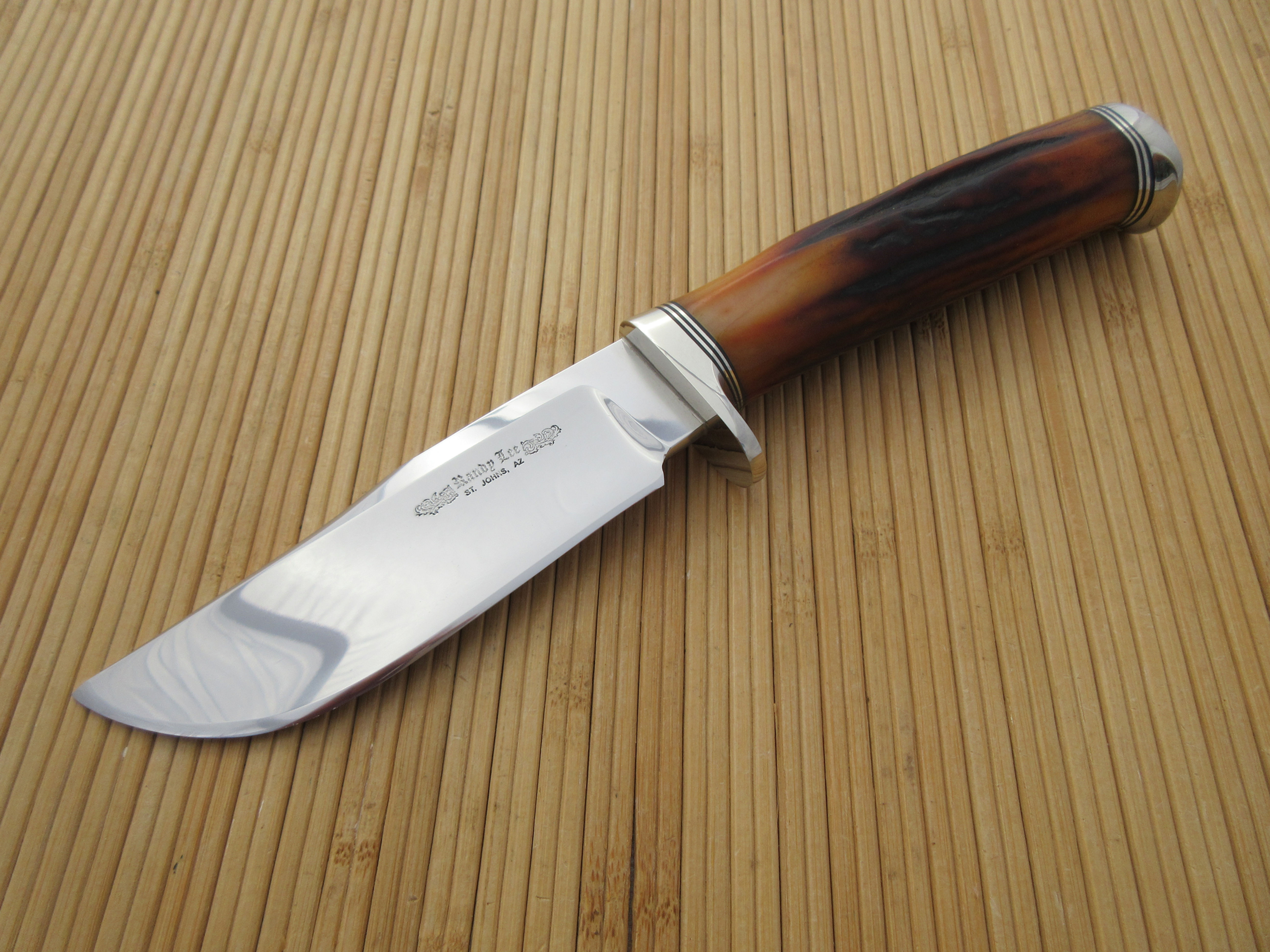 Amber Stag Hidden Tang Trailing Point Hunter