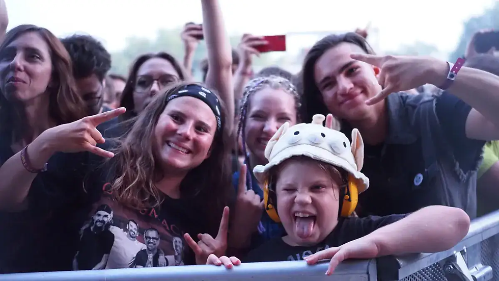 Тридневниот фестивал „Hills of Rock 2026“ на Веслачката база во Пловдив собра десетици бугарски и светски групи и илјадници посетители, забележувајќи рекордна посетеност во своето осмо издание, јавува БГНЕС.