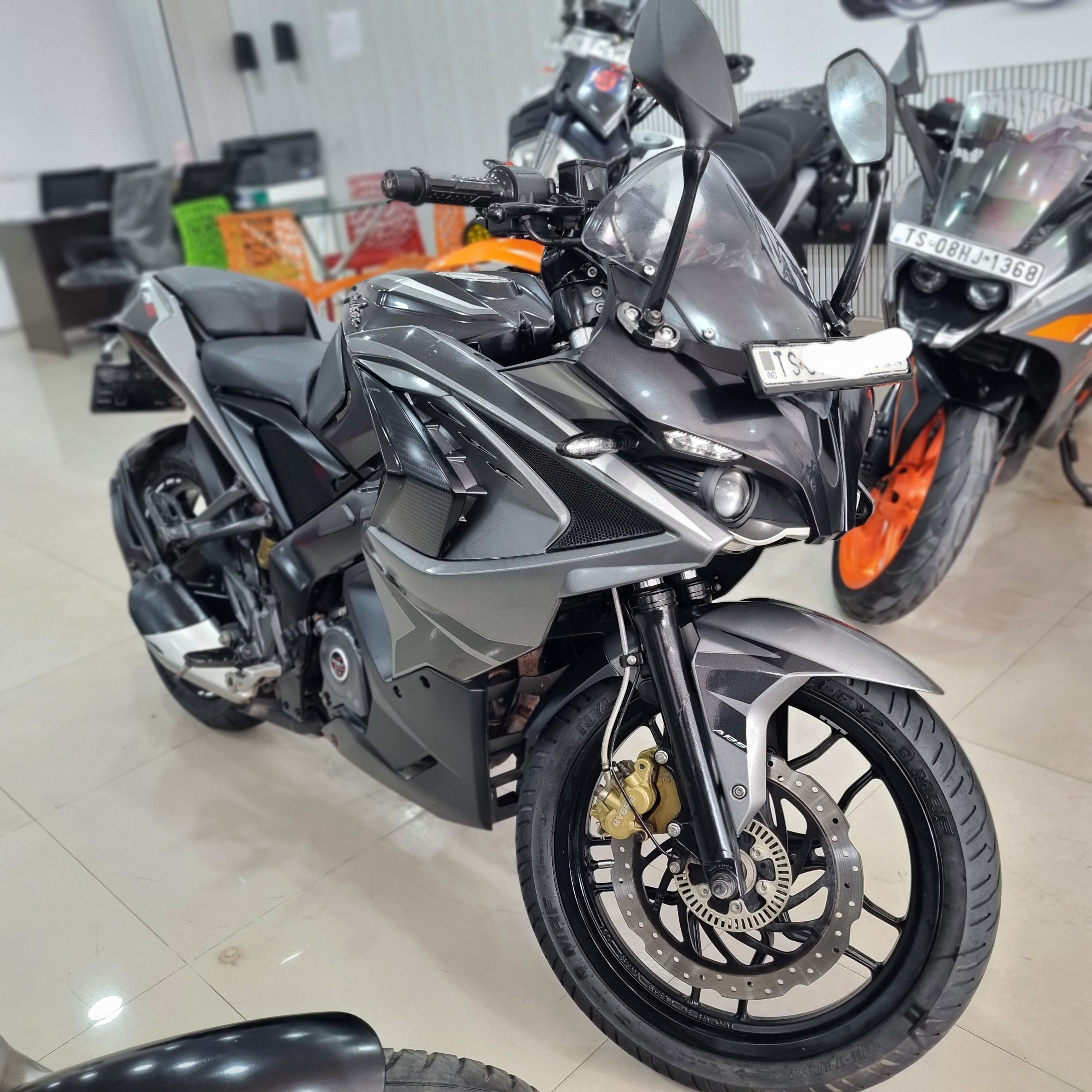 Bajaj Pulsar RS200 ABS BS4, 2018 (GBW)