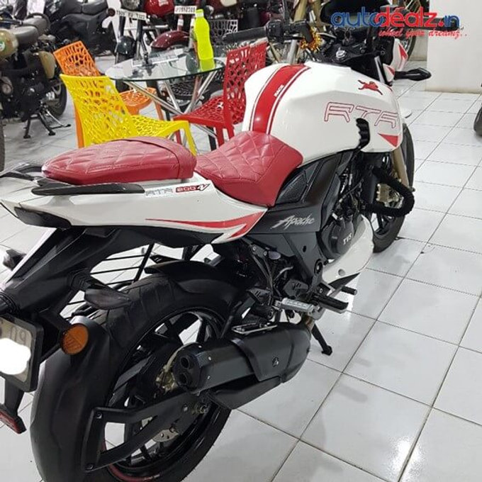 apache rtr 220 mileage
