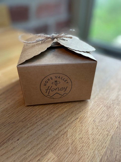 Thumbnail: Rose Beeswax Love Heart Wax Burner Melts With Rose Petals & Pure Essential Oils