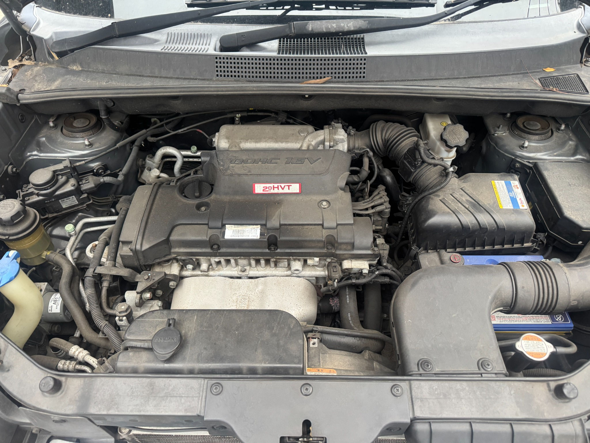 2008 Hyundai Tucson JM City donor - engine bay