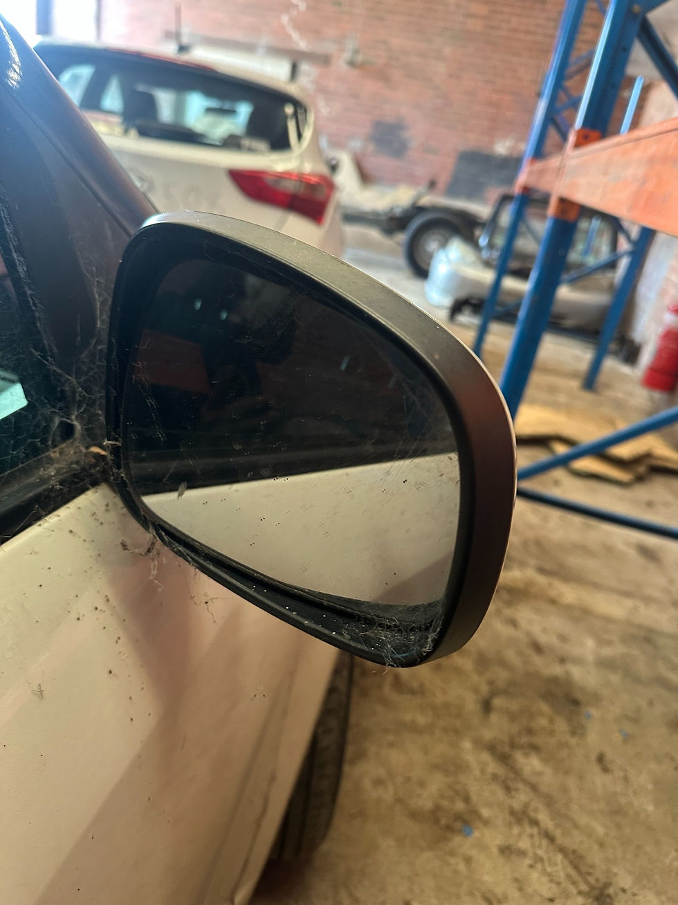 Thumbnail: 2009 Suzuki Swift donor vehicle - Passenger Sun Visor photo 3
