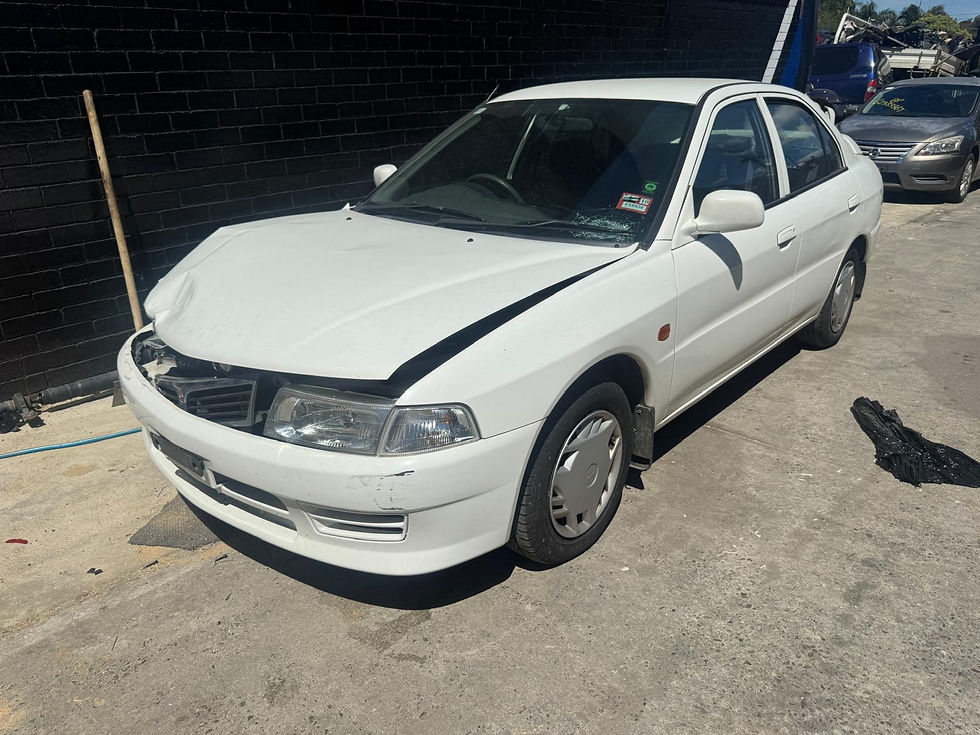 1999 Lancer CE white sedan - Rear Boot Spoiler White - photo 2