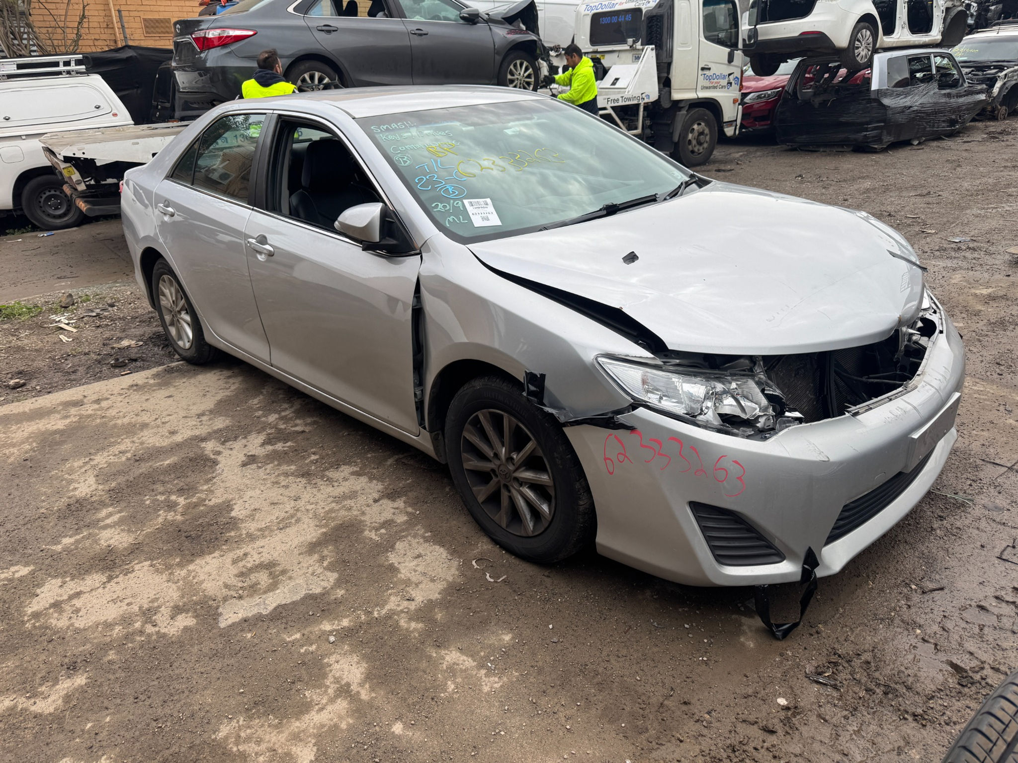2012-2014 Toyota Camry ASV50 Right Front Guard donor vehicle photo 1