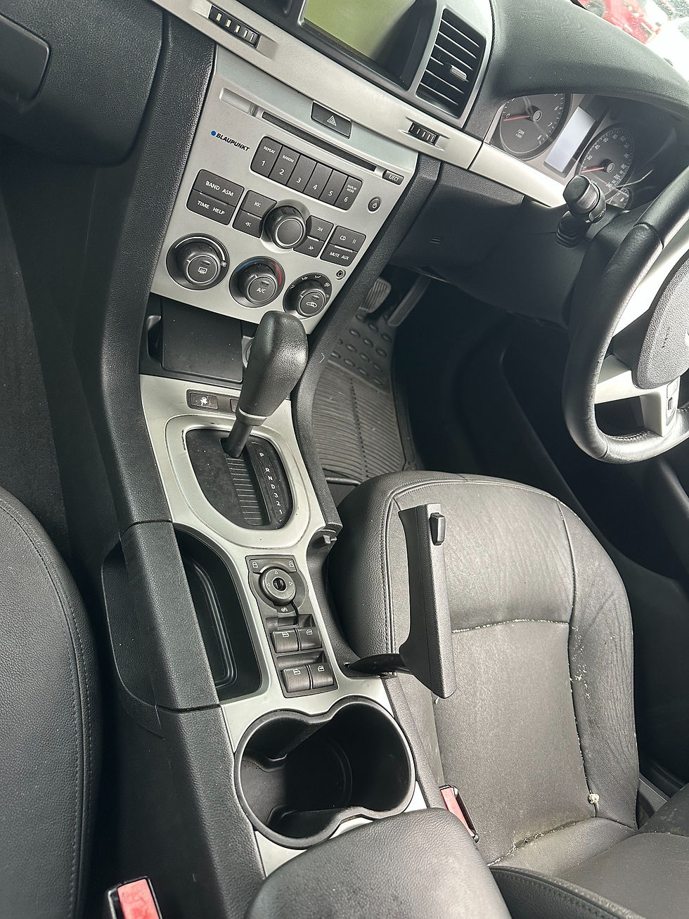 Thumbnail: 2009 Holden Commodore VE donor vehicle photo 18