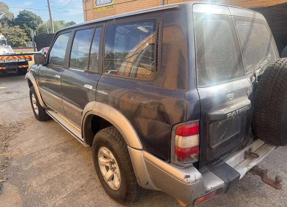 Thumbnail: 1999 Nissan Patrol GU Y61 Front Right Door Card donor vehicle photo 3
