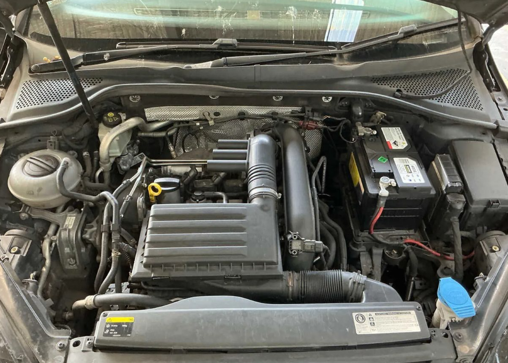 2014 Volkswagen Golf Mk7 black donor - Air Filter Box and Intake Duct - photo 1