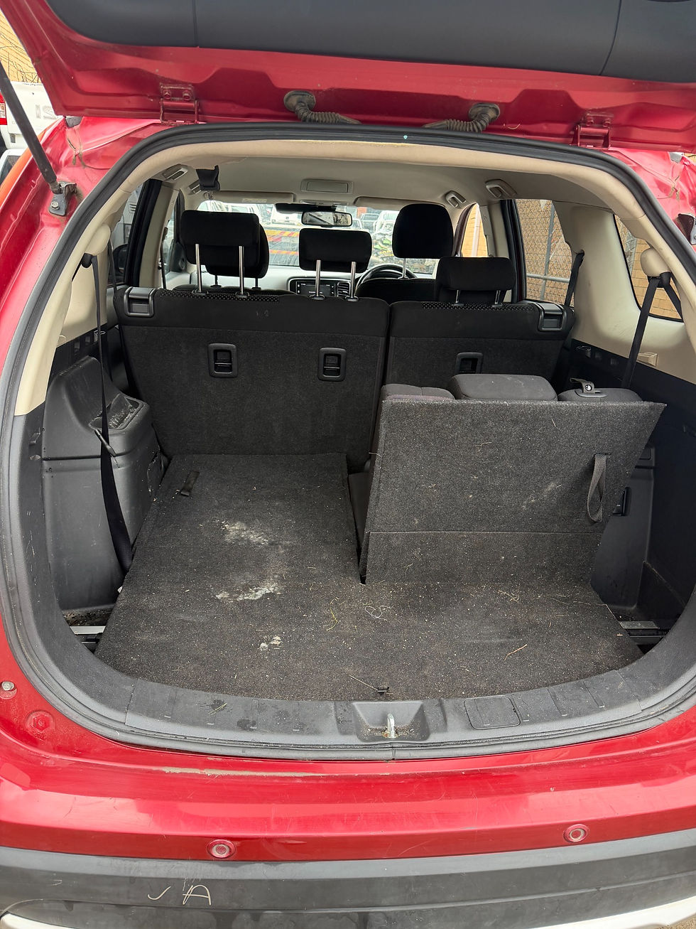 Thumbnail: 2017 Mitsubishi Outlander donor vehicle photo 14
