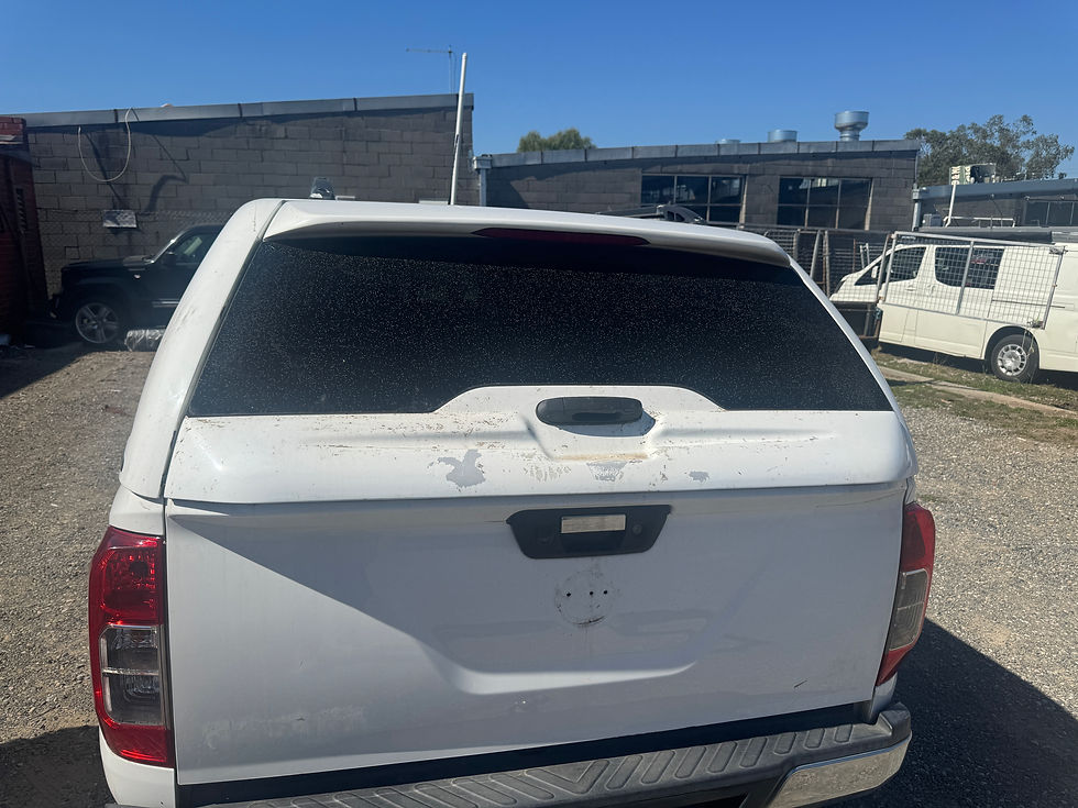 Thumbnail: NOW WRECKING!!!    White 2018 Nissan Navara D23 S3 ST, Utility Dual Cab, 4 doors