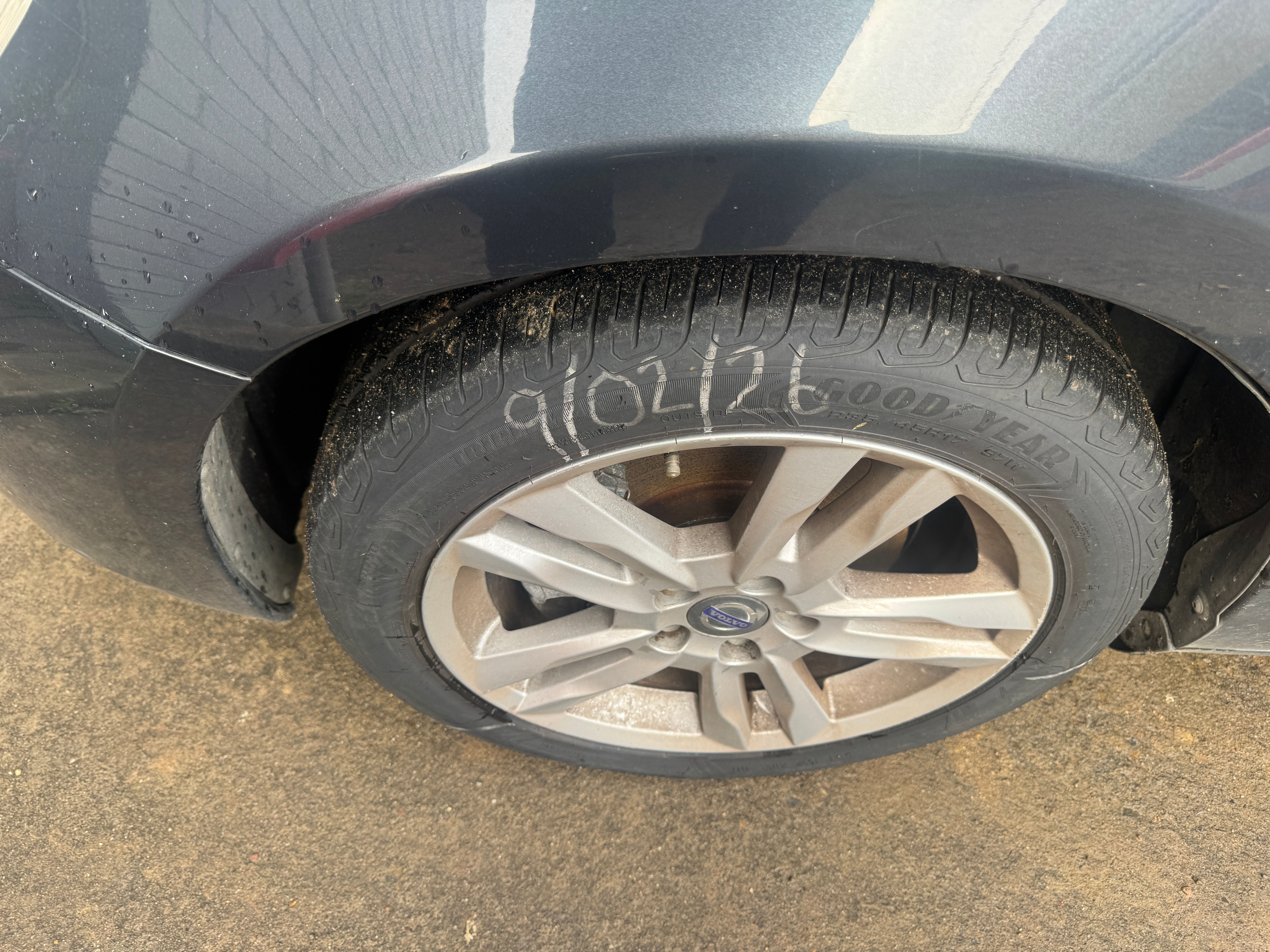 2011–2013 Volvo V60 16 Inch Wheel with Tyre