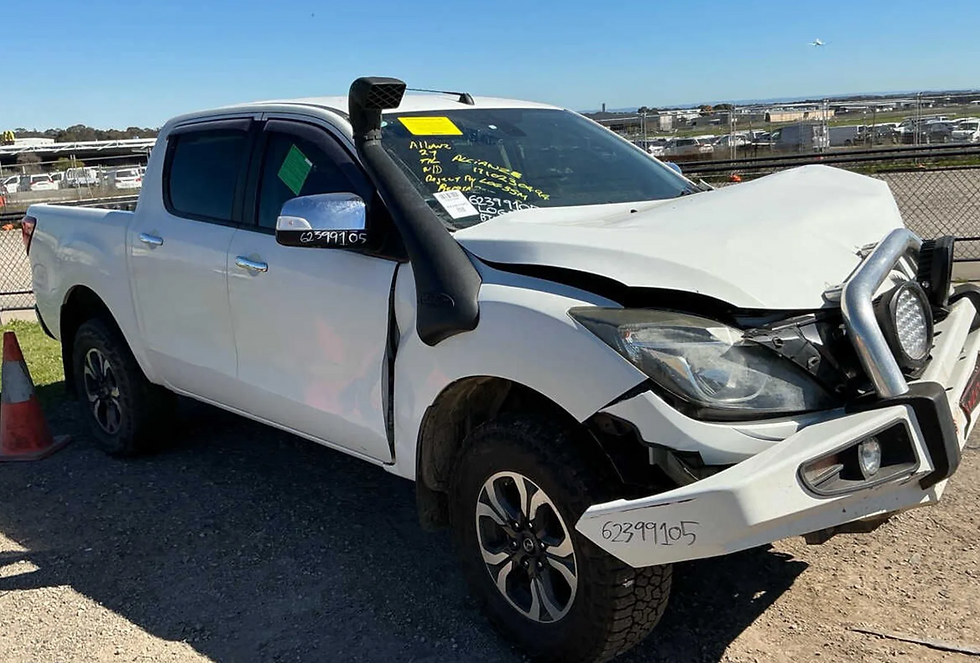 Mazda BT-50 UR 3.2 automatic 4x4 white donor