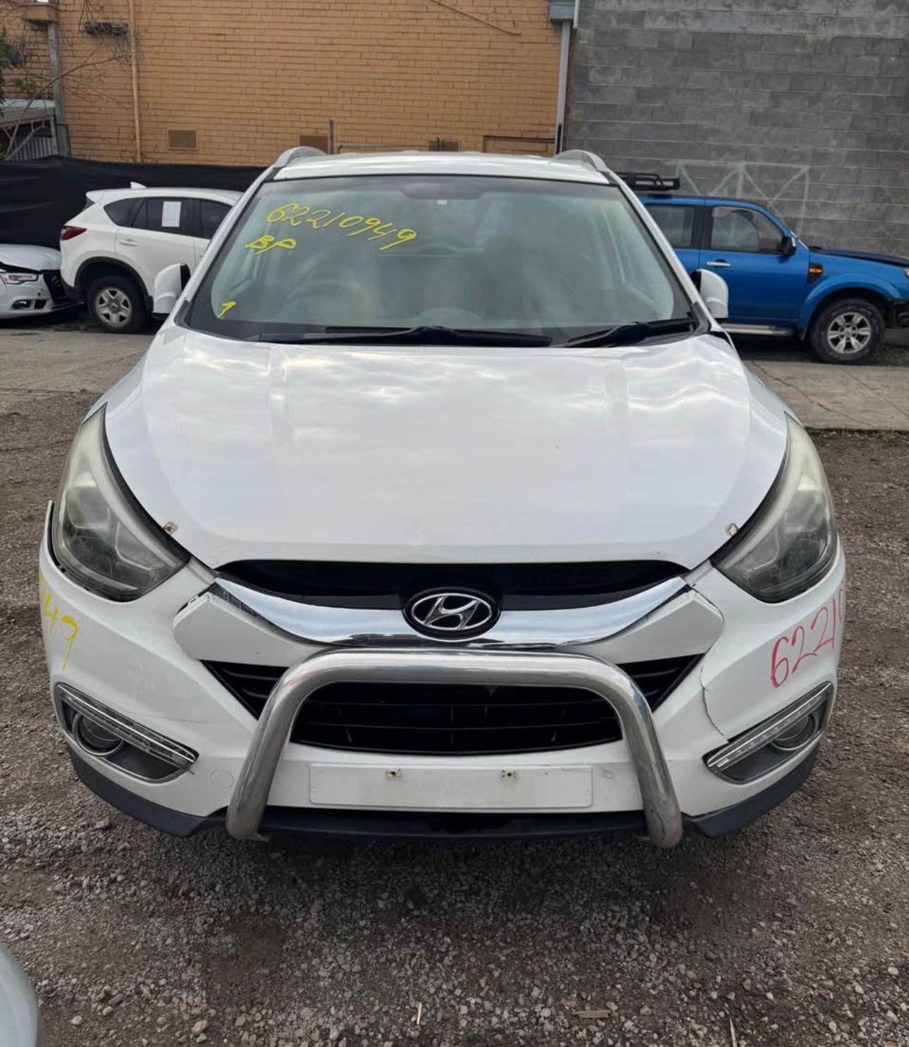 Hyundai ix35 donor vehicle photo 1