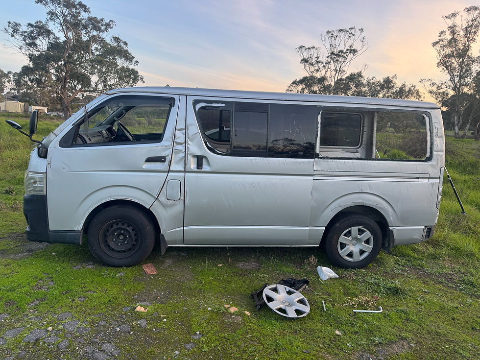 Thumbnail: 2013 Toyota Hiace KDH201 donor vehicle - AC Compressor photo 5
