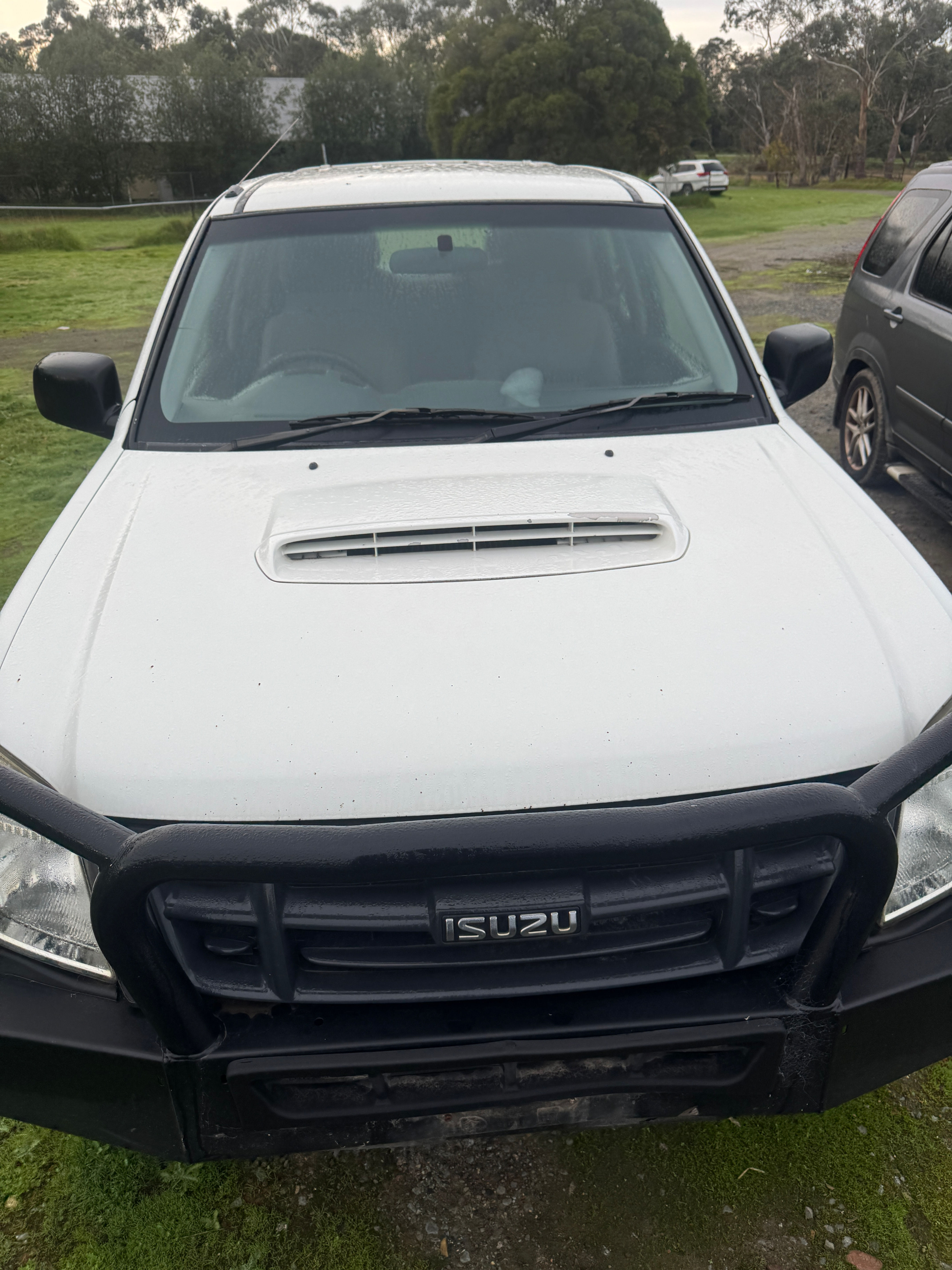 2008-2012 Isuzu D-Max Bonnet Genuine White