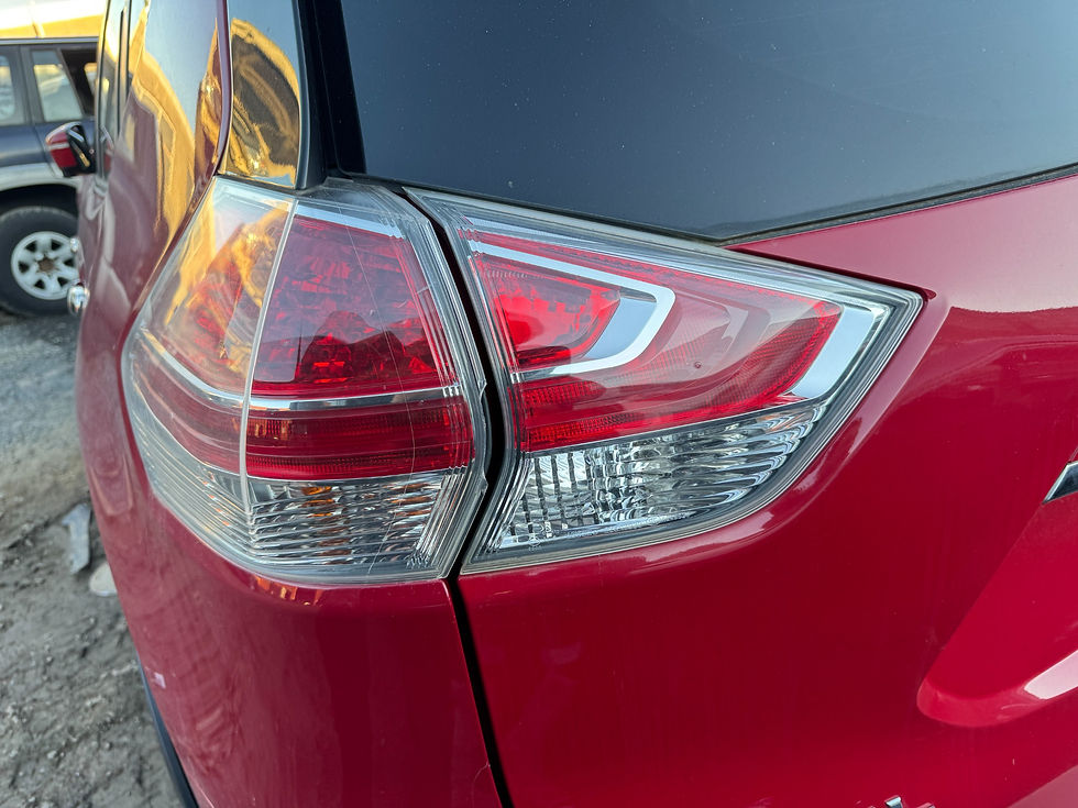 Thumbnail: 2014–2017 Nissan X-Trail T32 LH Front Door Red Genuine Used