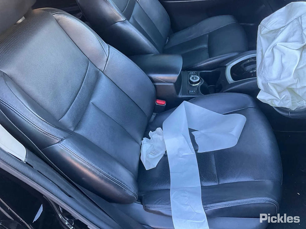 Nissan X-Trail black leather interior