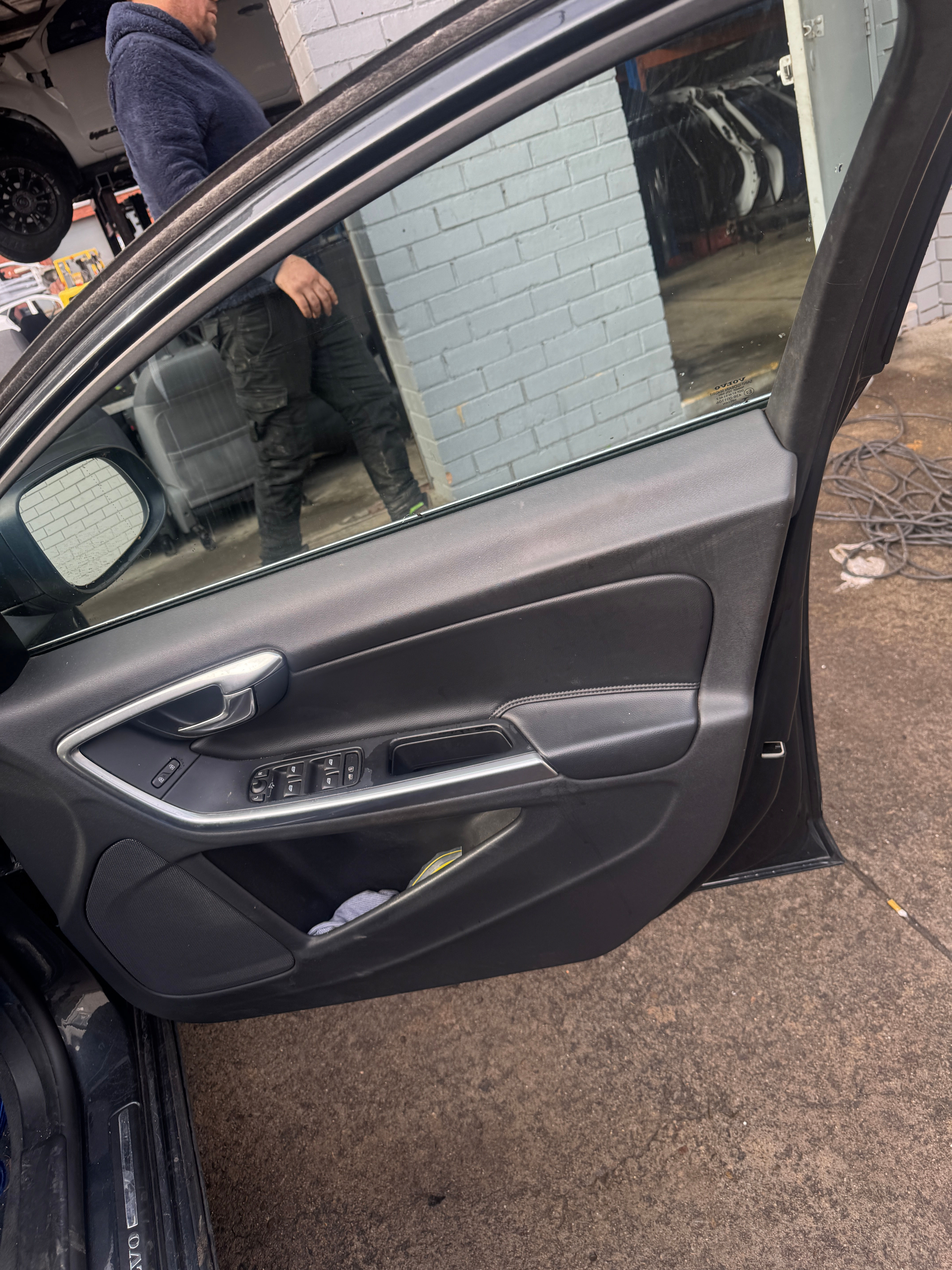 2011–2013 Volvo V60 Driver Front Door Trim / Door Card Black