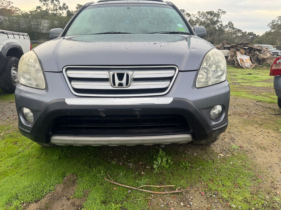 Thumbnail: 2002-2006 Honda CR-V Front Left Guard - Honda CR-V donor vehicle photo 2