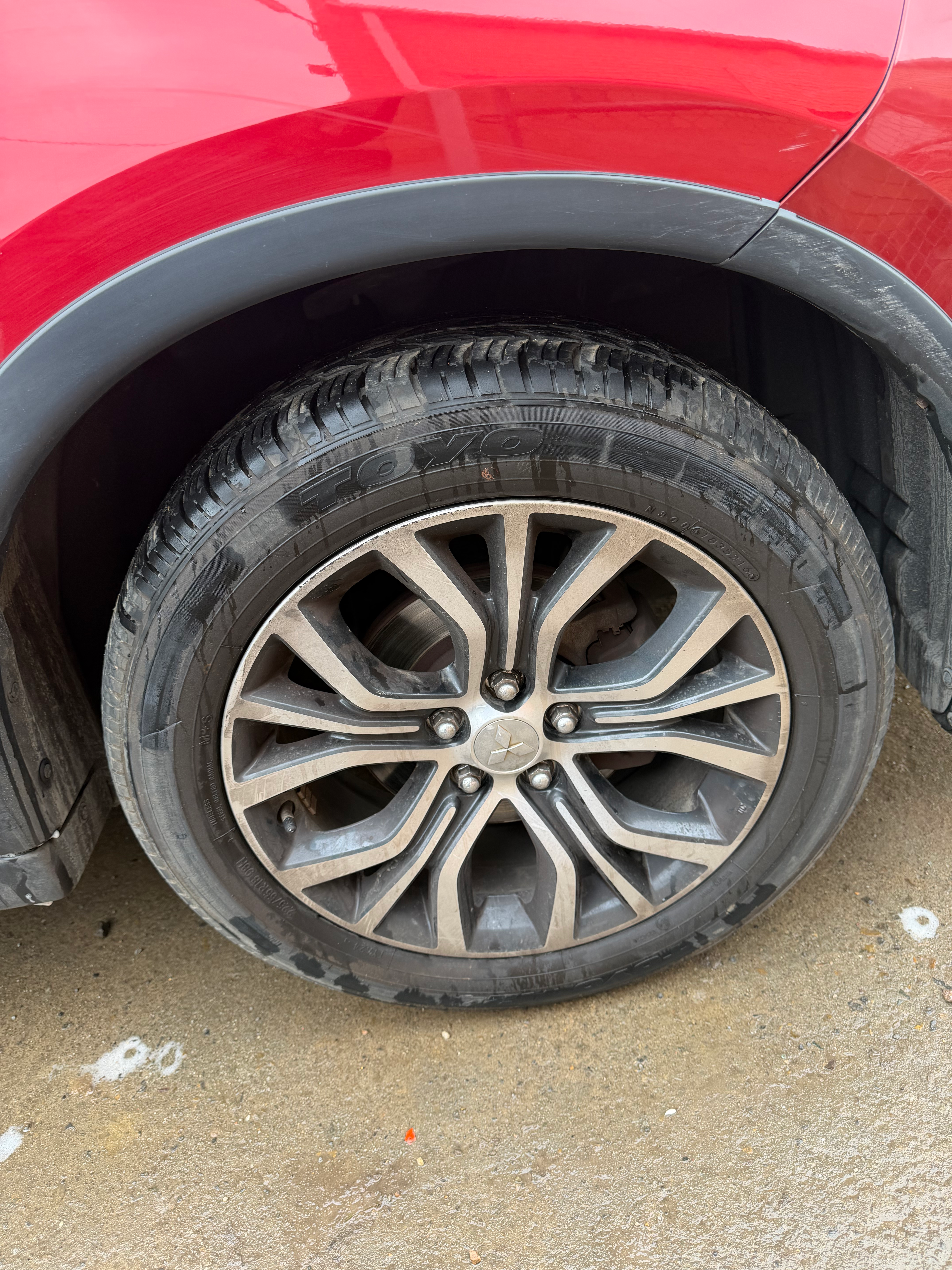 2015-2018 Mitsubishi Outlander 18 Inch Genuine Alloy Wheel with Tyre